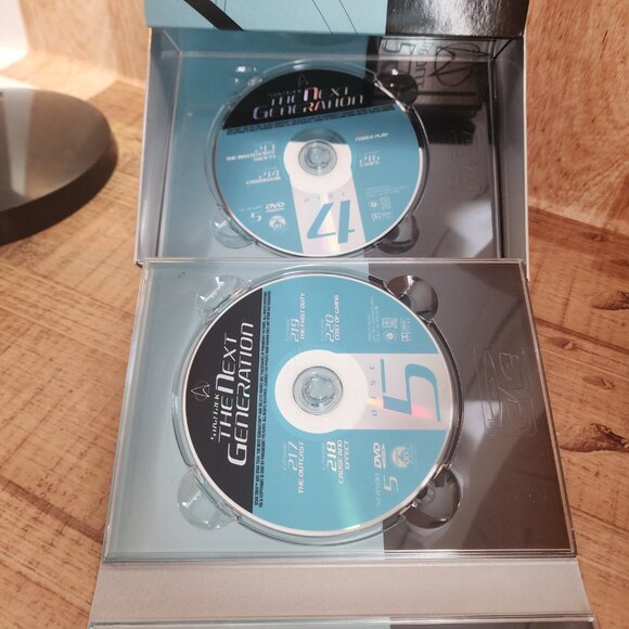 Star Trek The Next Generation: The Complete 5th Season (DVD, 2002, 7-Disc Set) - Picture 8 of 9